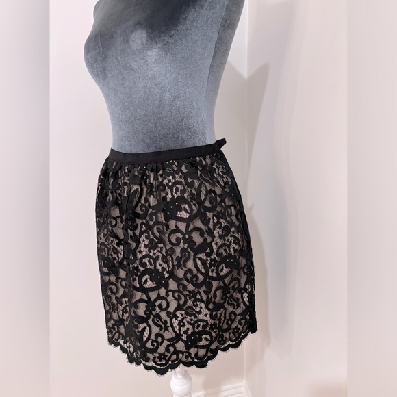 NWT Loft Black Lace Skirt Size 6 *Piece Of Hook Closure Missing - Picture 3 of 12